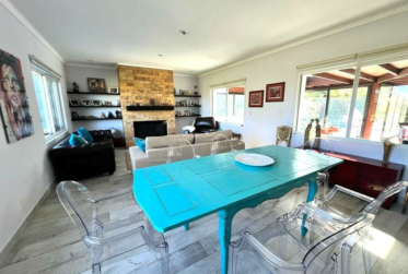 URUGUAY - Montevideo region - Magnificent villa with pool in a gated and secure area