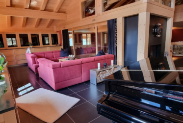 Beautiful and luxurious chalet with indoor pool- Gstaad Valley