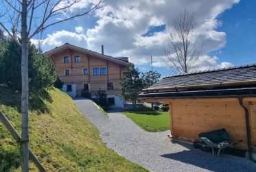 Beautiful and luxurious chalet with indoor pool- Gstaad Valley