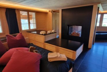 Beautiful and luxurious chalet with indoor pool- Gstaad Valley