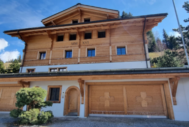Beautiful and luxurious chalet with indoor pool- Gstaad Valley