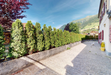 Rare opportunity in Château-d'Œx: 5 room apartment with panoramic view