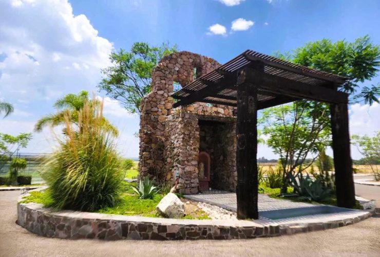 Exclusive Villa in a private residential area