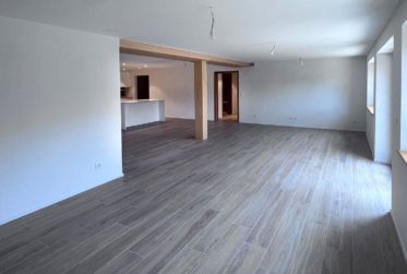 Rare opportunity in Château-d'Œx: 5 room apartment with panoramic view