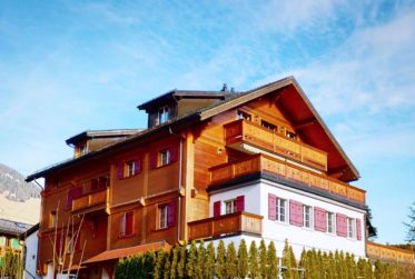 Rare opportunity in Château-d'Œx: 5 room apartment with panoramic view