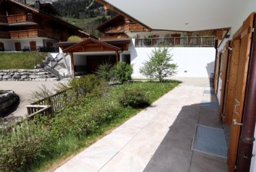 Modern apartment with a view terrace and a buildable plot