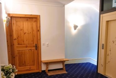Beautiful 3.5-Room Apartment within a Historic Alpine Residence