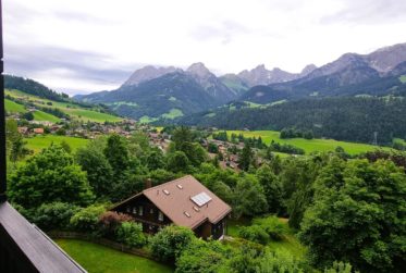 Beautiful 3.5-Room Apartment within a Historic Alpine Residence