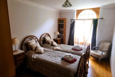 Beautiful 3.5-Room Apartment within a Historic Alpine Residence
