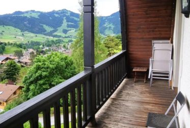 Beautiful 3.5-Room Apartment within a Historic Alpine Residence