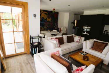 Modern apartment with a view terrace and a buildable plot