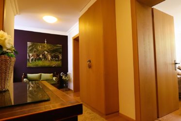 Beautiful 3.5-Room Apartment within a Historic Alpine Residence