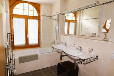 Beautiful 3.5-Room Apartment within a Historic Alpine Residence