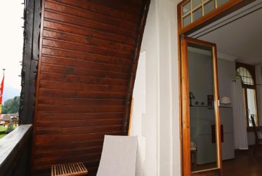 Beautiful 3.5-Room Apartment within a Historic Alpine Residence