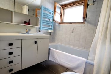 3 Rooms Flat, Flat to renovate