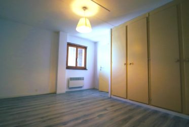 3 Rooms Flat, Flat to renovate